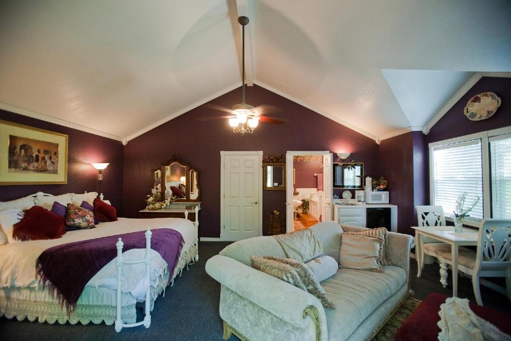 Superior Triple Room interior